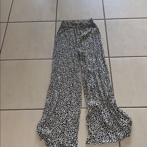 Size small billabong flowy pants